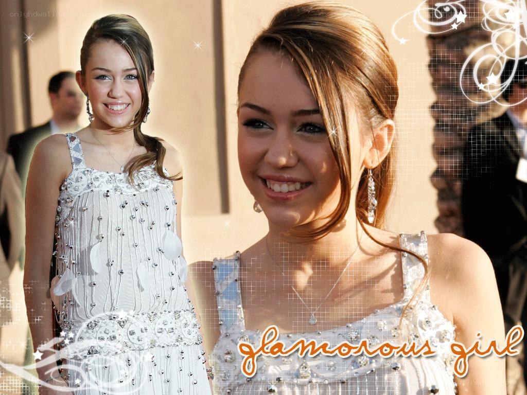 Miley Cyrus at event