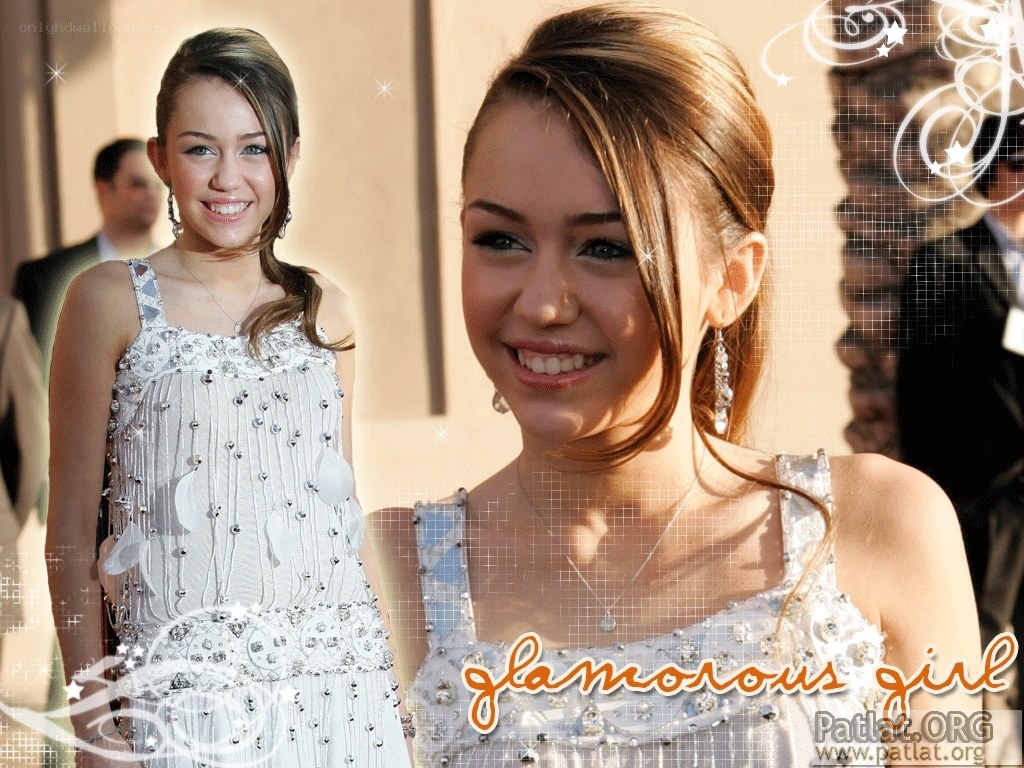 Miley Cyrus at event