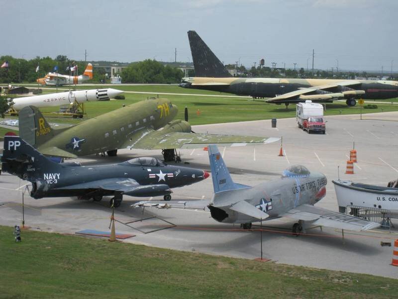 Military Aircraft Display — Green