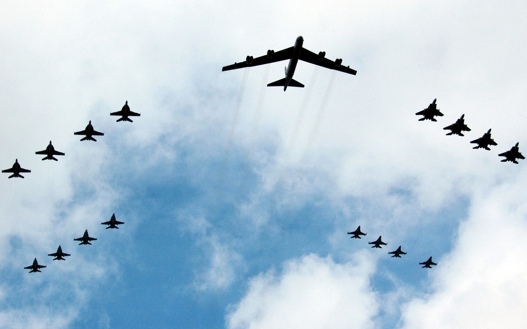 Military aircraft formation flight