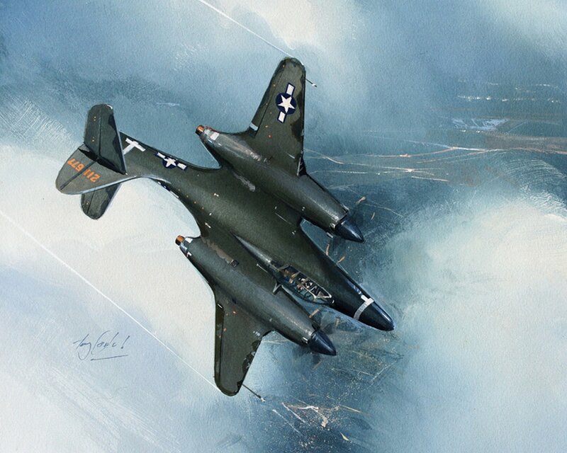 Military Aircraft in Flight — Gray, Dramatic