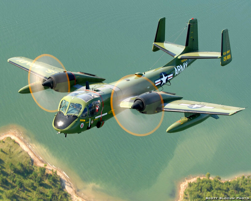 Military Aircraft in Flight — Green, Dynamic