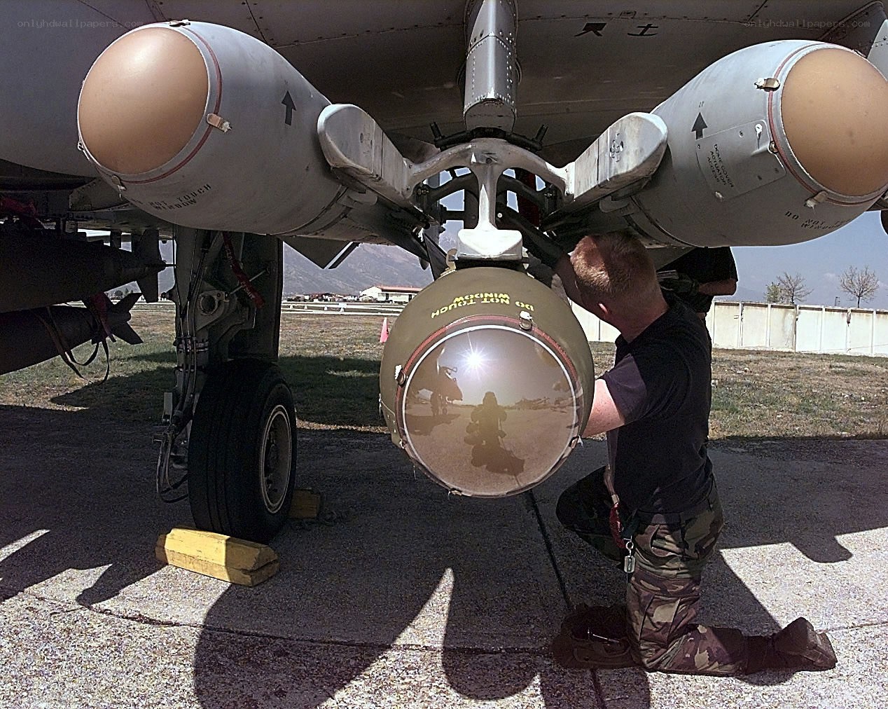 Military aircraft maintenance