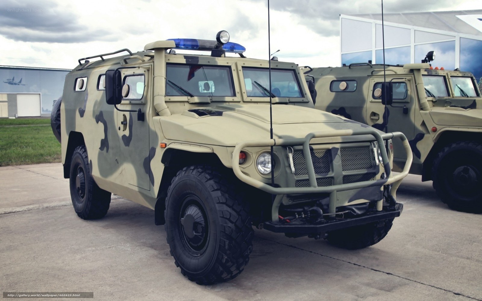 Military armored vehicle