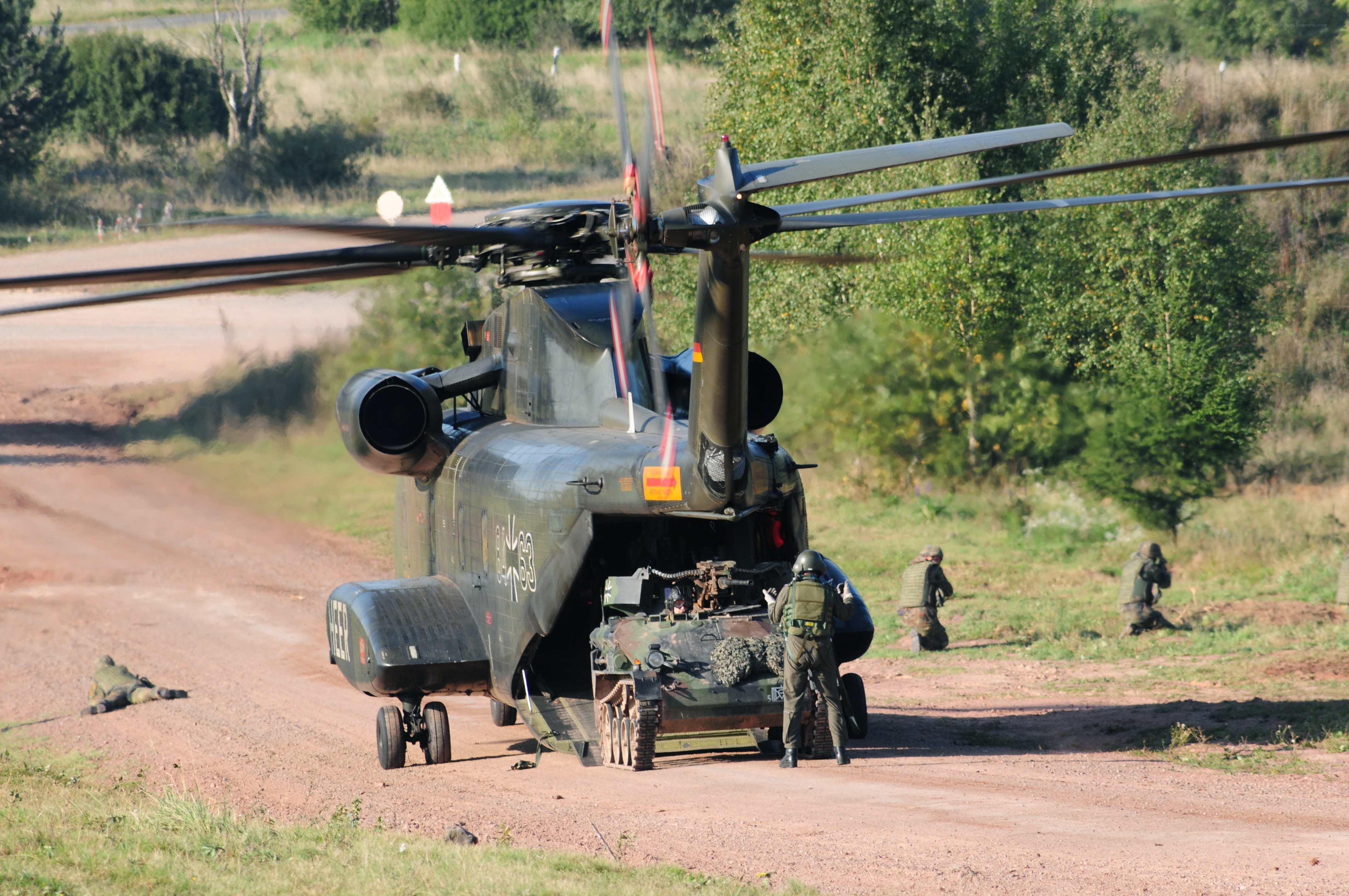 Military helicopter loading vehicle