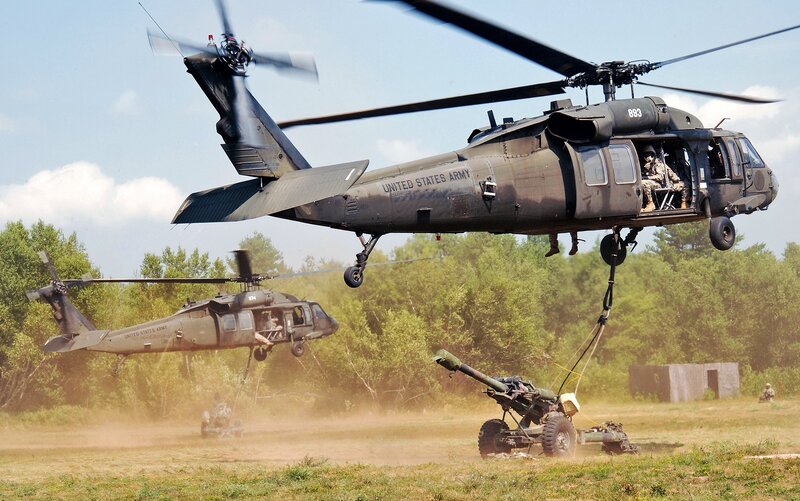 Military Helicopters Lifting Artillery — Green, Active