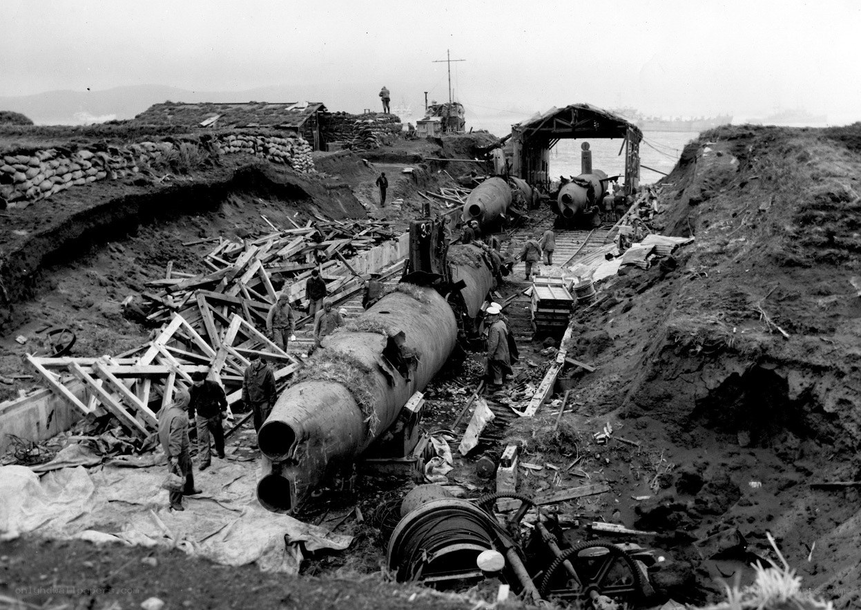 Military installation with large artillery