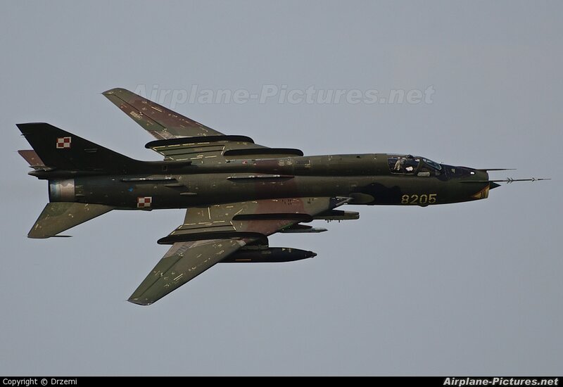 Military Jet in Flight — Green, Neutral