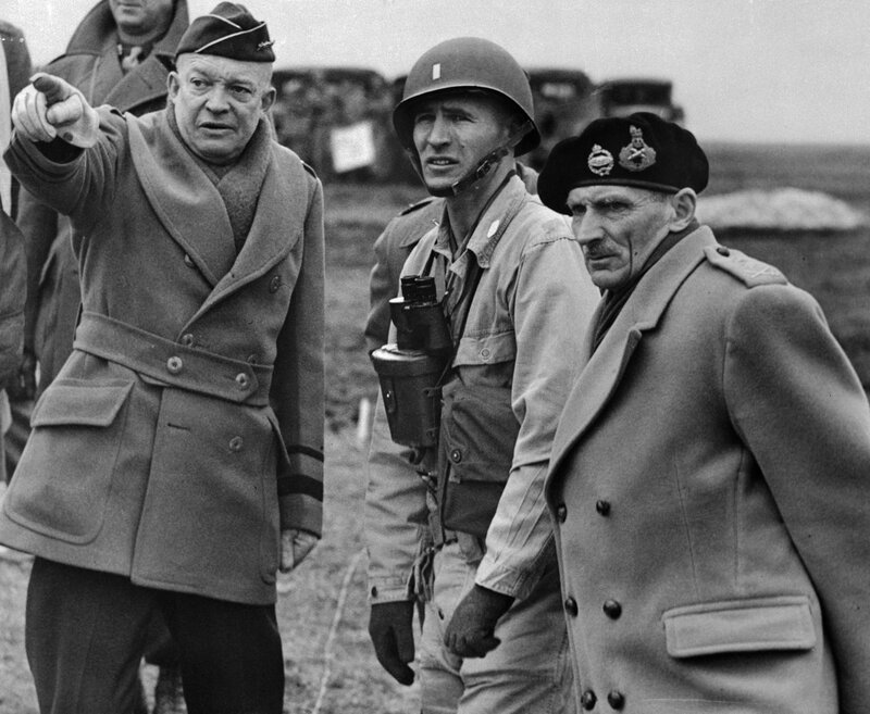 Military leaders on a battlefield