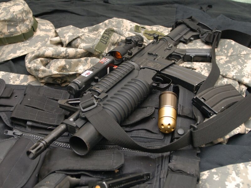 Military Rifle with Gear — Black