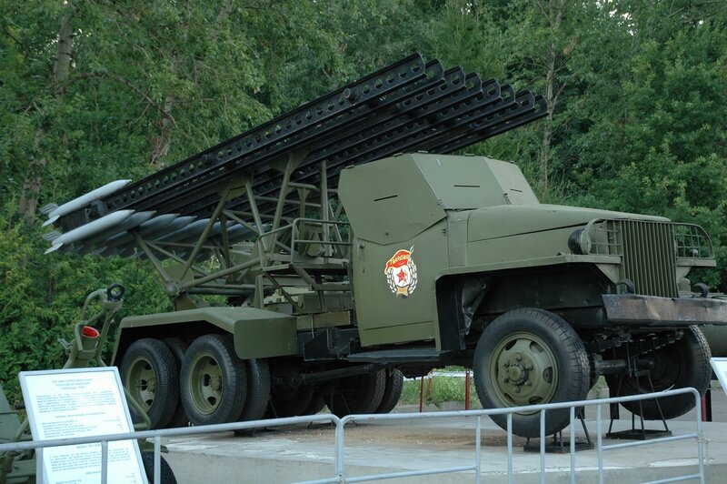 Military rocket launcher vehicle