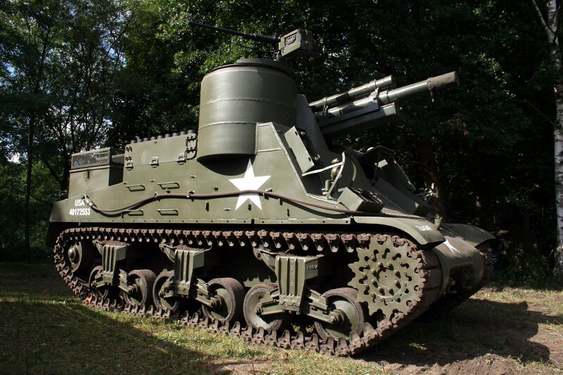 Military Tank — Green, Outdoor