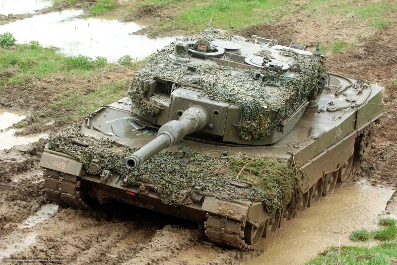Military Tank in Mud — Green