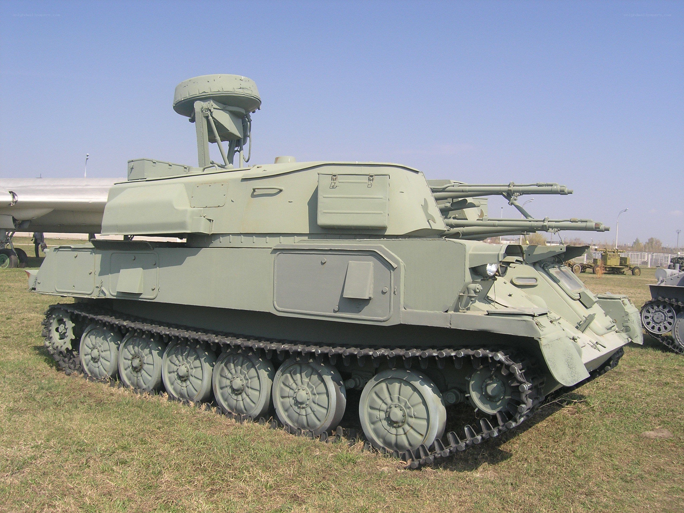 Military tank with radar system