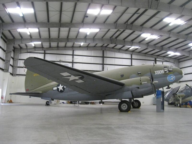 Military Transport Plane — Green, Neutral