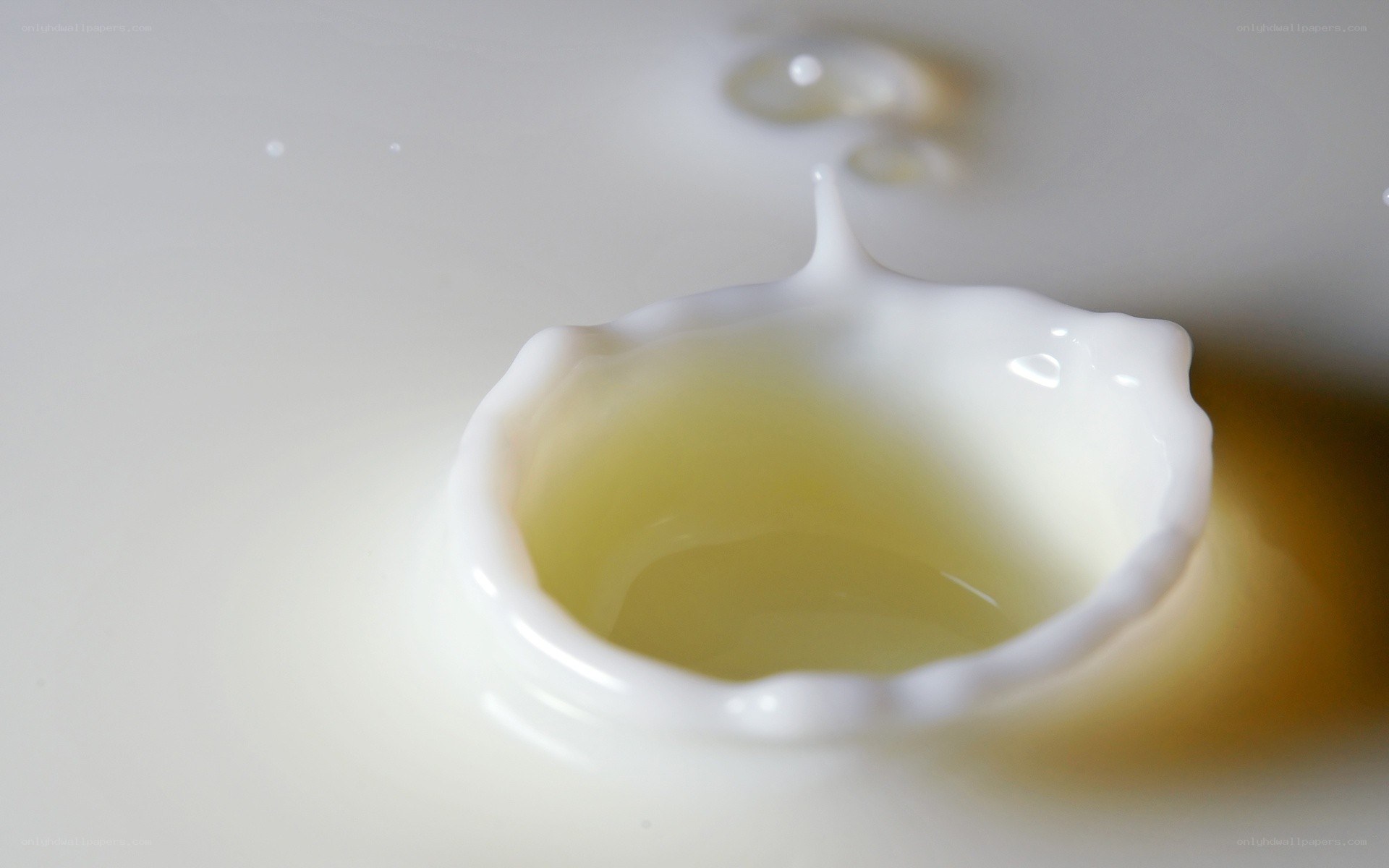 milk drop splash