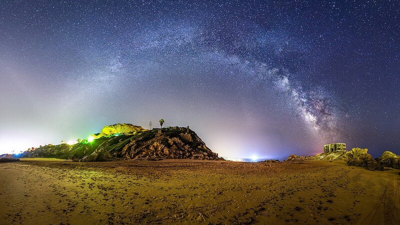 Milky Way over Rocky Beach — Blue