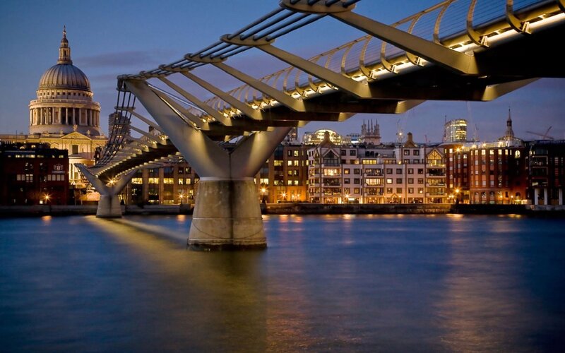 Millennium Bridge at dusk