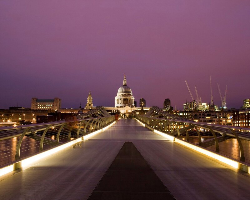Millennium Bridge at dusk