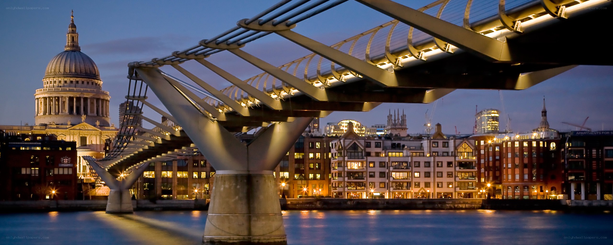 Millennium Bridge at dusk