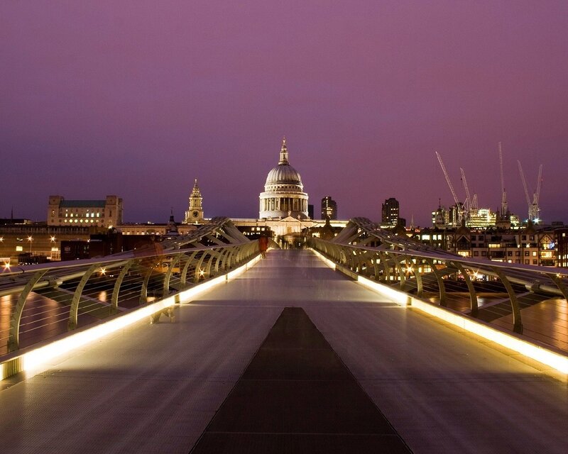 Millennium Bridge at dusk