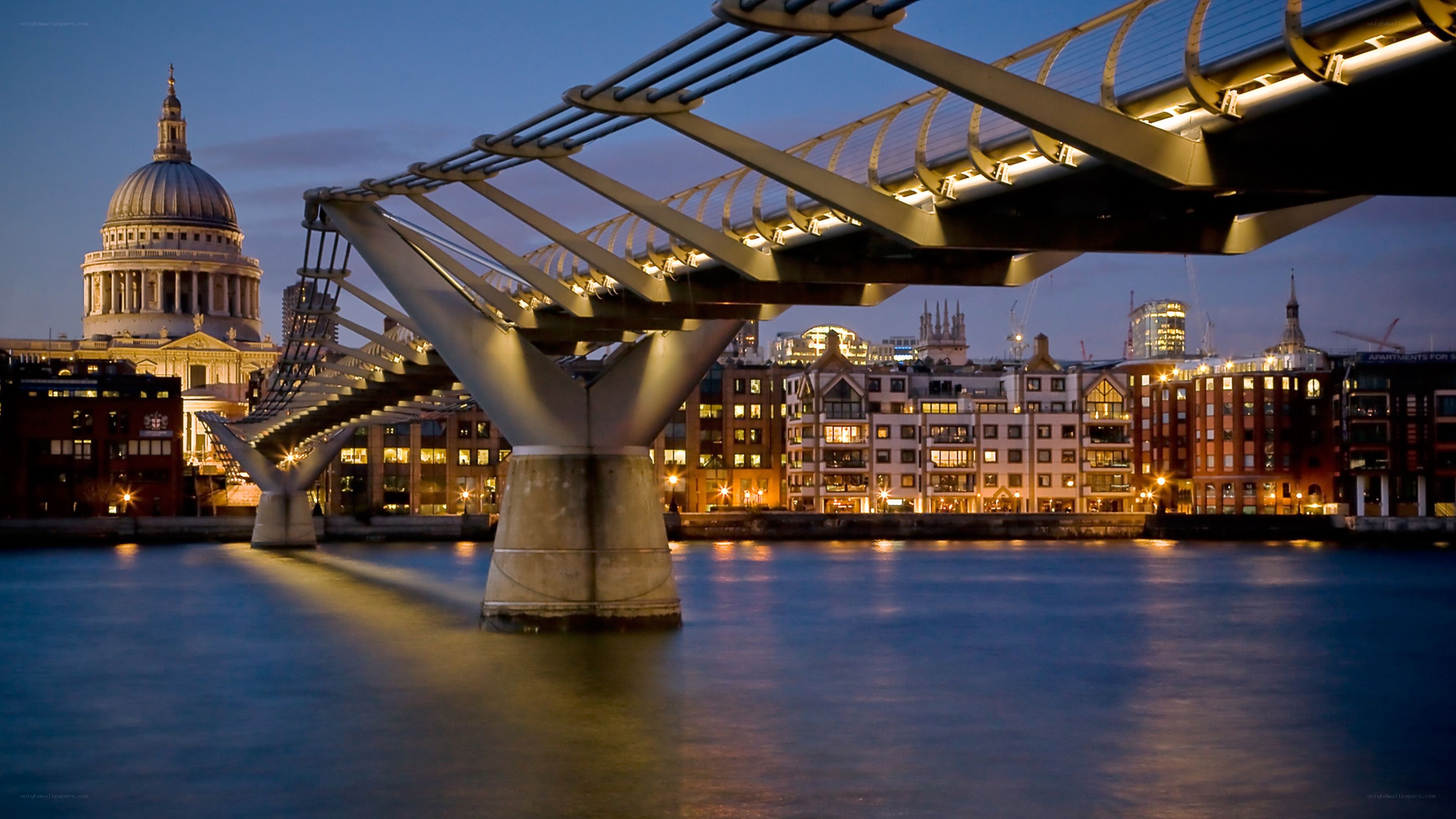 Millennium Bridge at dusk