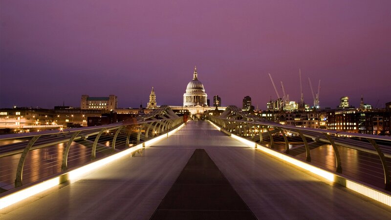 Millennium Bridge at dusk