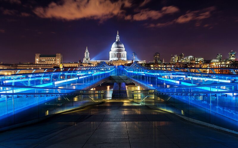 Millennium Bridge at night