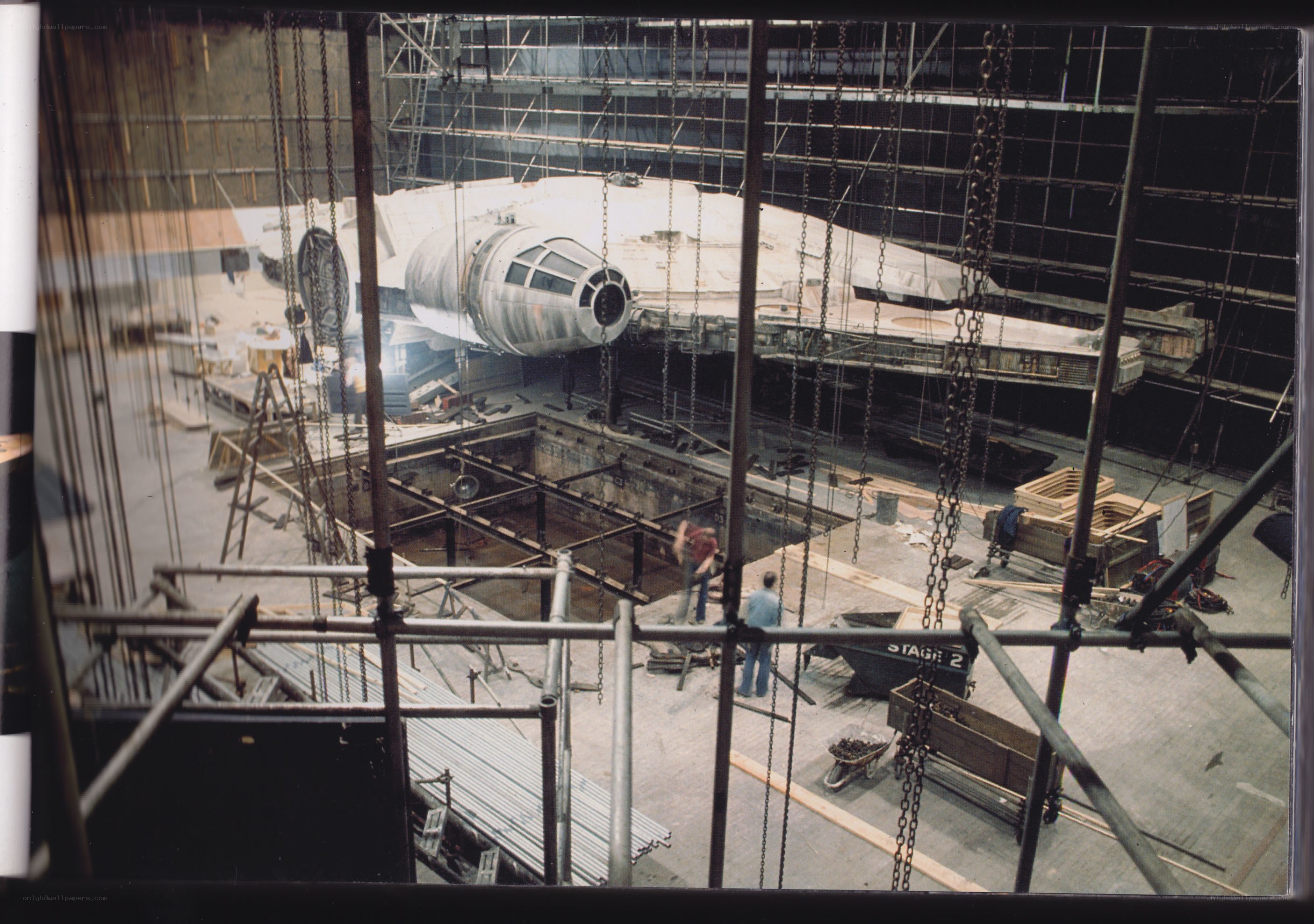 Millennium Falcon model construction