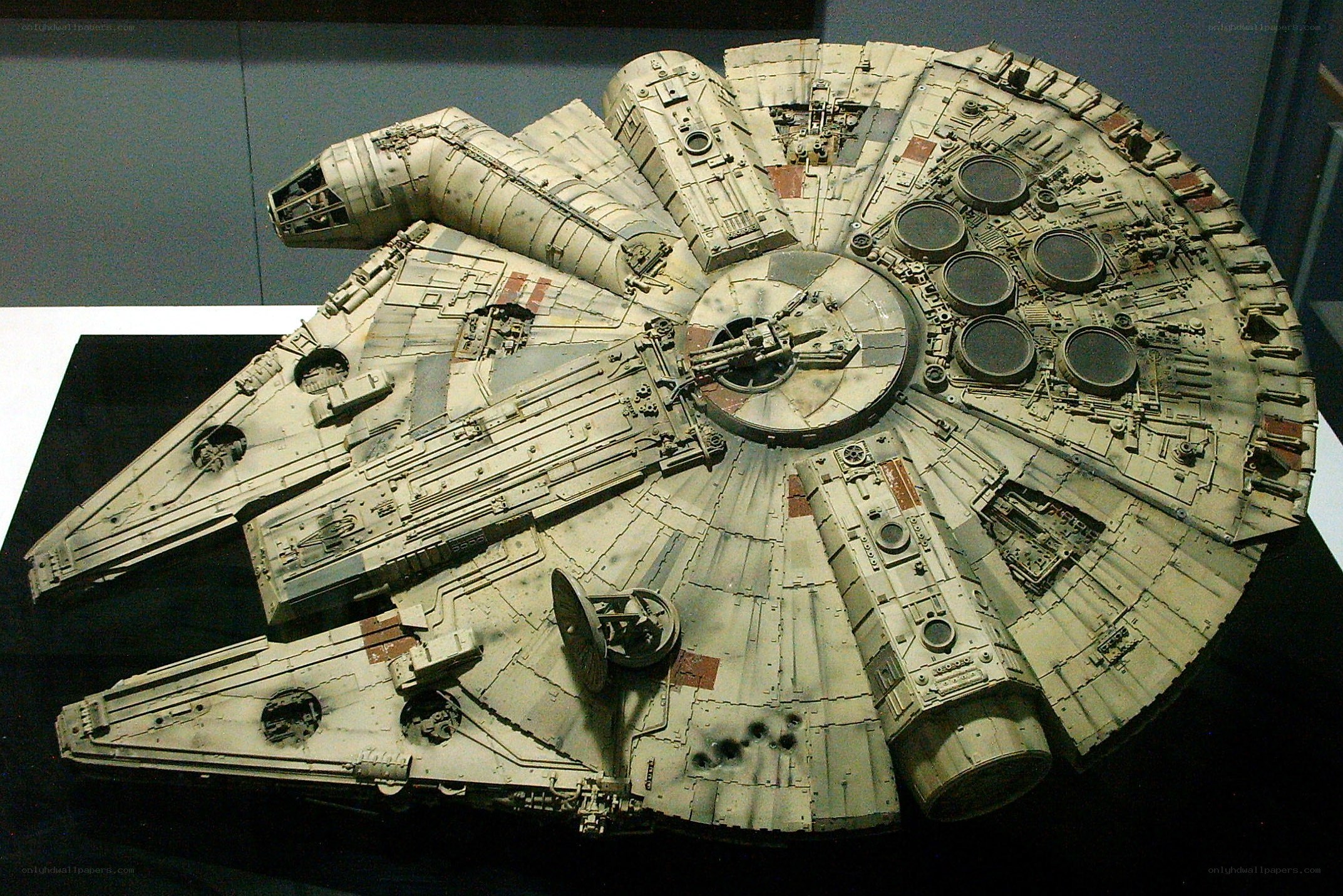 Millennium Falcon model