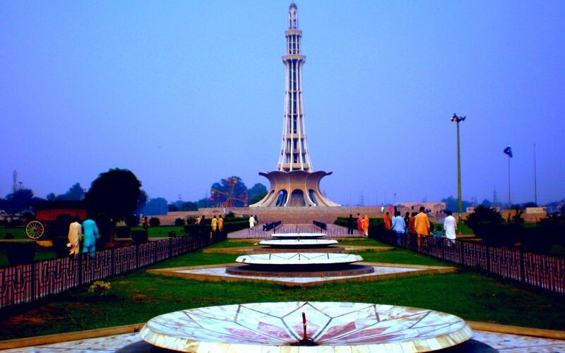 Minar-e-Pakistan Monument — Blue, Serene