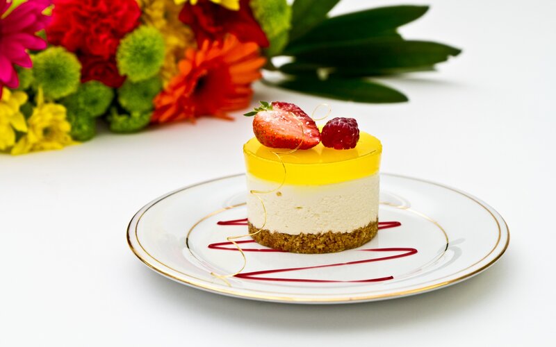 Mini Cheesecake with Fruit — White