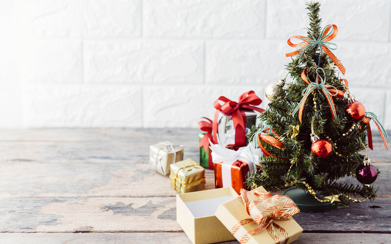 Mini Christmas Tree with Gifts