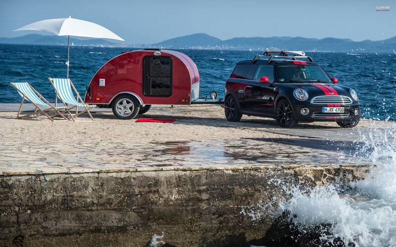 Mini Cooper with trailer at beach