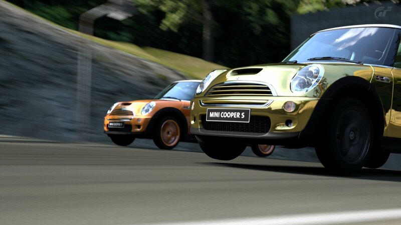 Mini Coopers racing