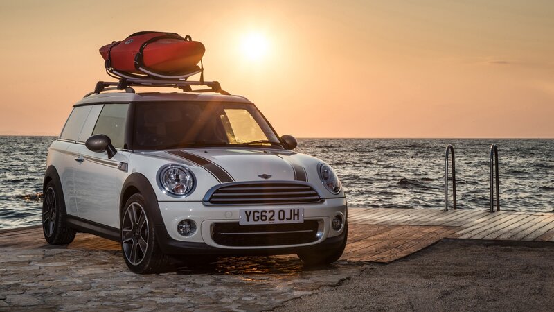 Mini Countryman at sunset