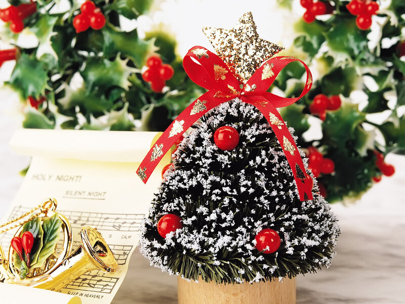 Miniature Christmas Tree — Green, Festive