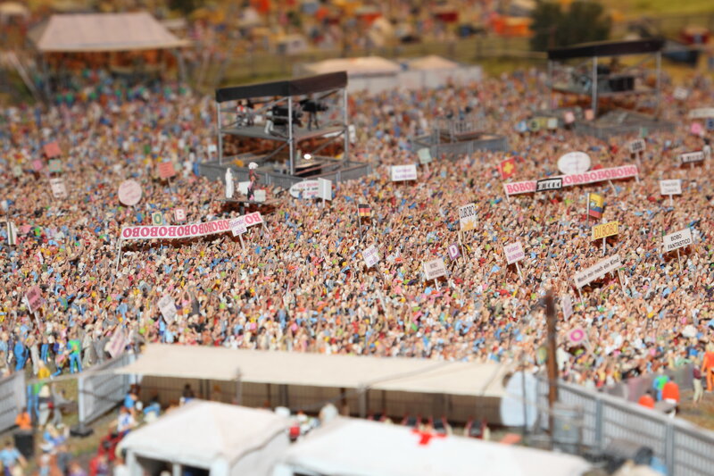 Miniature concert crowd model