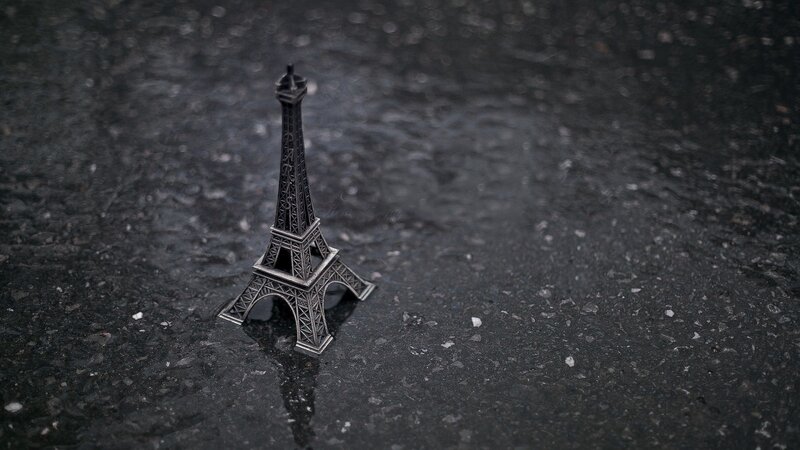 Miniature Eiffel Tower — Black