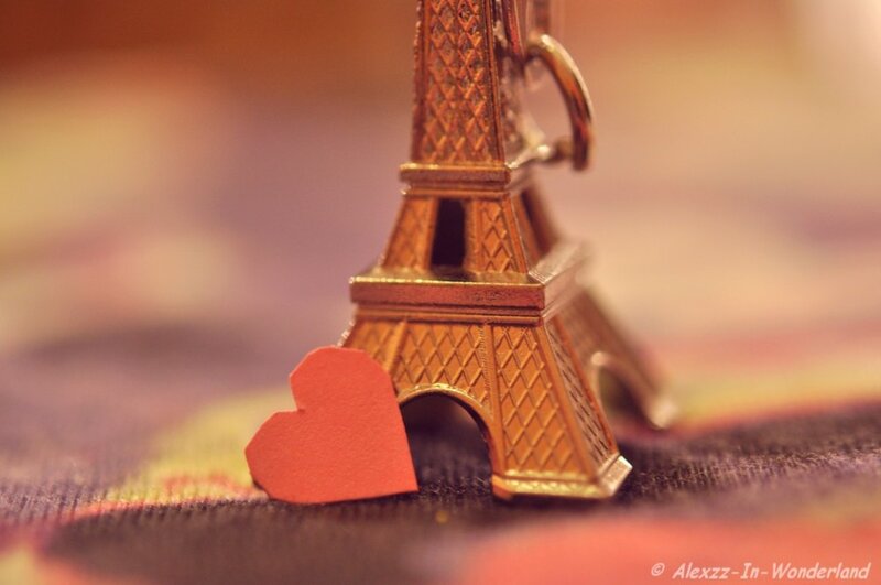 Miniature Eiffel Tower — Gold