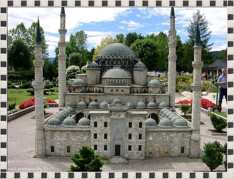 Miniature mosque model