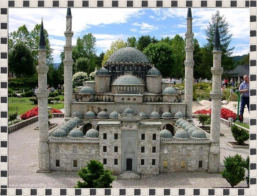 Miniature mosque model