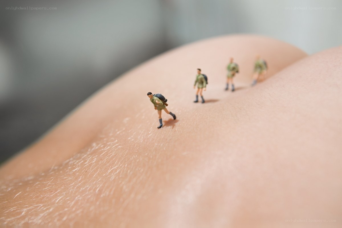 Miniature soldiers on skin