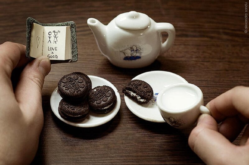 Miniature Tea Set — Brown