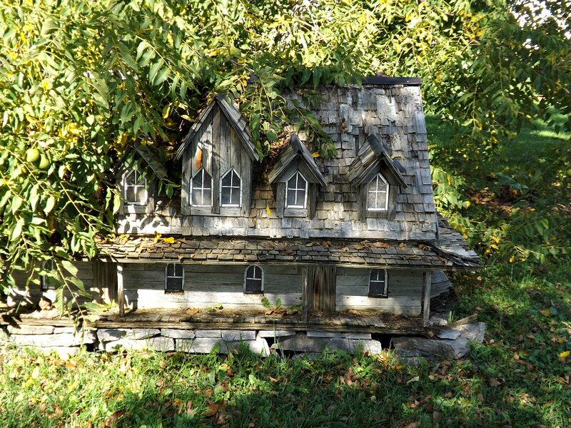 Miniature Wooden House — Green