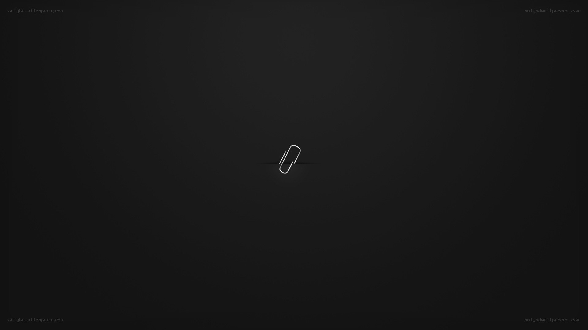 minimalist paperclip icon