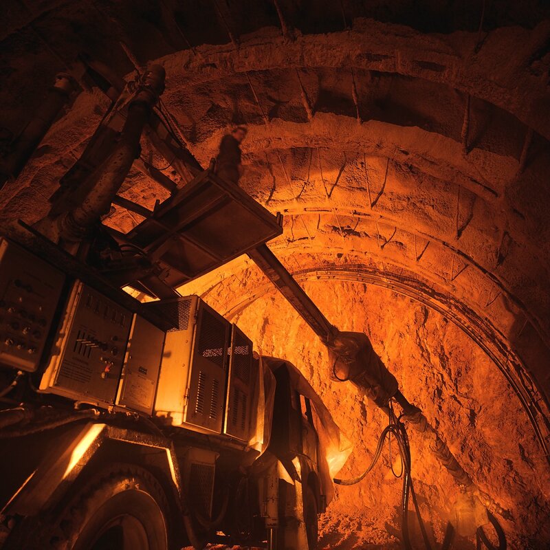 Mining tunnel with machinery