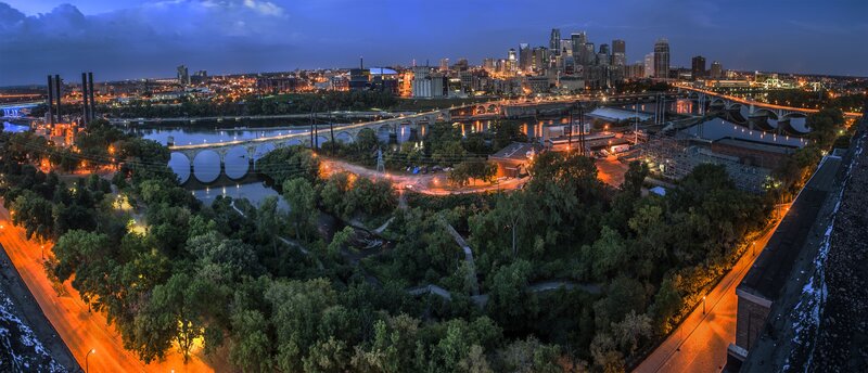 Minneapolis skyline at dusk