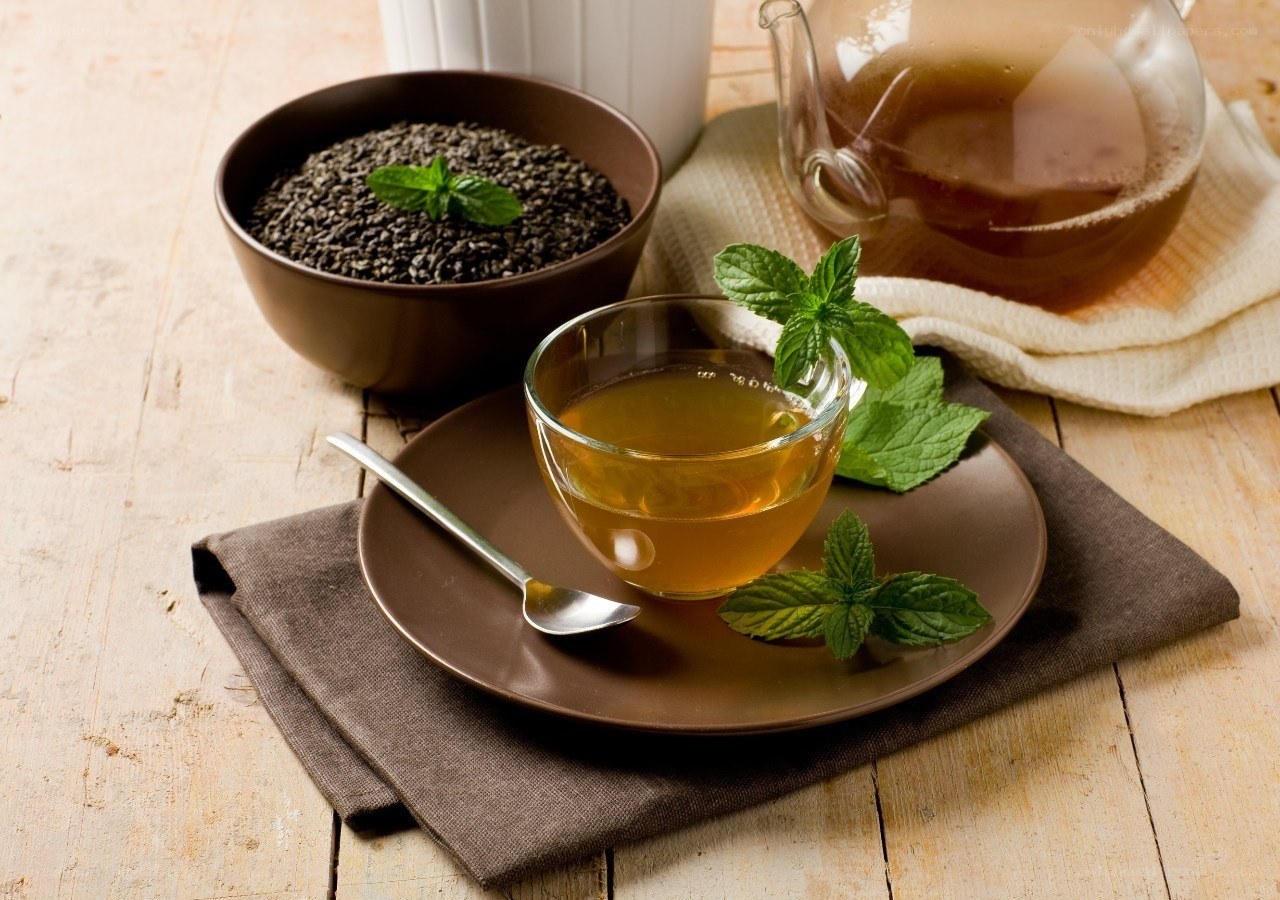 mint tea with loose leaves