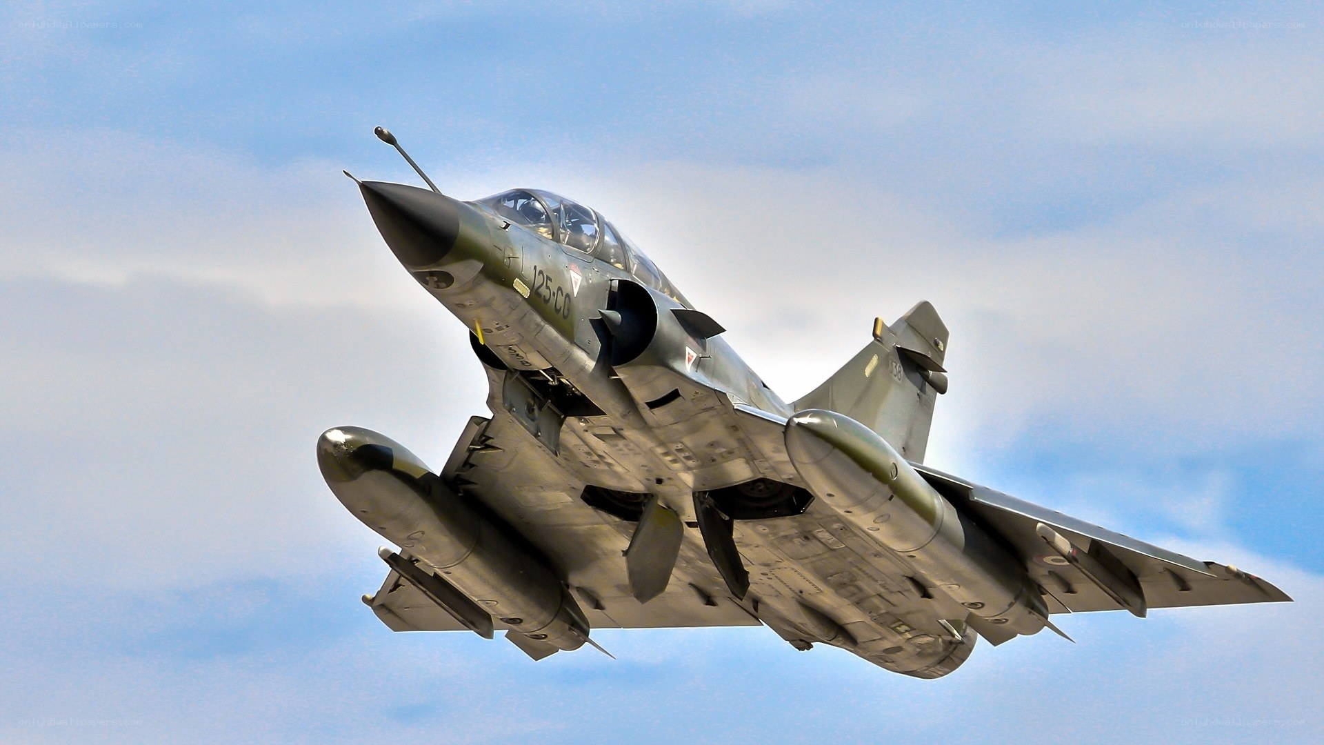 Mirage 2000 fighter jet in flight